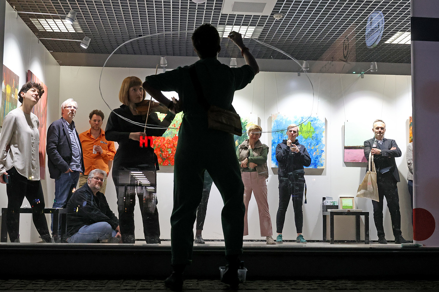 21.03.2024 Sachsen Anhalt Magdeburg

Auftakt-Event für die 10. KUNST/MITTE (22. bis 25.08.2024) in Magdeburg 

KUNST/MITTE-Atmosphare Androas Zilor und Liska Schwermer  Funko maschueren axtue Aroonen in garonnter
Anna Gobelund Uiska Schweresunke
Stan Kona FOIm a roa Besonanz
Farbe Saite schon vorbei
KUNST/MITTE o.V..
Brote Woo 1194
39104 Magdeburg
(KOMPAKT Medienzentrum)
KUND
MITTE
22.-25.08.2024
KUNST/MITTE.
die Mitteleutsche Messe für zeitgenössische Kunst in Magdeburg wid in diesem Jahr zum 10. Mal (22. bis 25. August 2024) stattenden.
Aus diesem Anlass möchten die Mrgieder des KUNST/MITTE e.V.
Freunde und Förderer der Messe zu einer Auftakt- und
Kunstbegegnung einladen.
Andreas Ziller, ein Künstler, der seit 10 Jahren ausstelt, zeigt neue Werke Der Vorsitzende des Vereins, Prof. Or. Christian Antz wird sich vorsteien und Sie gern am Vereinssitz, im KOMPAKT Medienzentrum begrüßen.
Ihr KUNST/MITTE-Team


Copyrigth Peter Gercke, 
Foto Honorarpflichtig auch für Internet